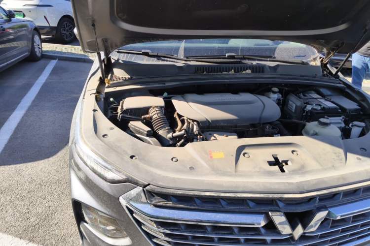 Used Wuling Victory 2020 1.5T CVT Flagship Edition Engine Bay Right