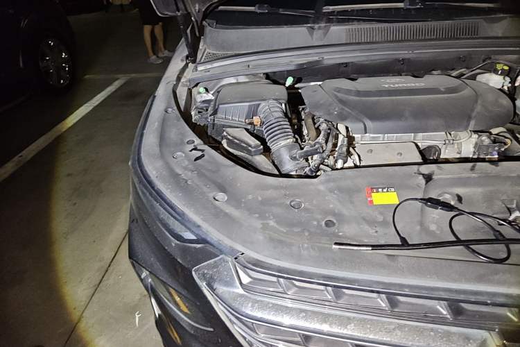 Used Wuling Victory 2020 1.5T CVT Flagship Edition Engine Bay Right