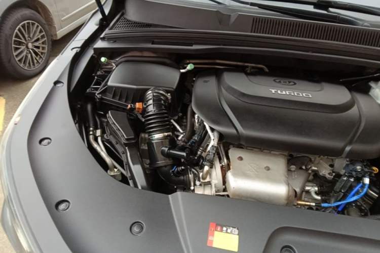 Used Wuling Victory 2020 1.5T CVT Flagship Edition Engine Bay Right