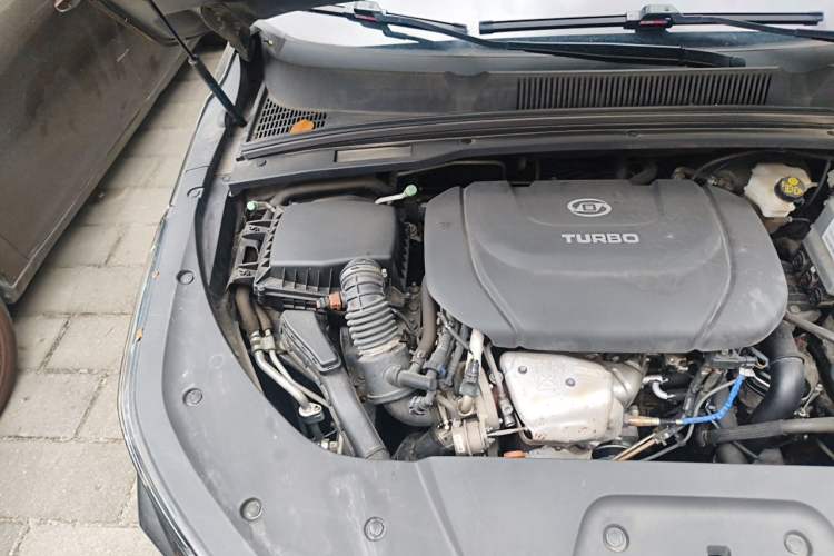 Used Wuling Victory 2020 1.5T CVT Flagship Edition Engine Bay Right