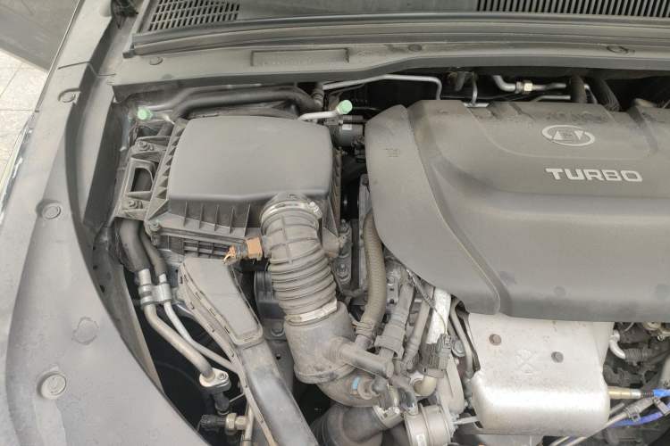 Used Wuling Victory 2020 1.5T CVT Flagship Edition Engine Bay Right