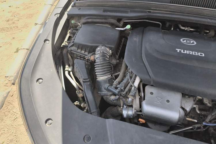Used Wuling Victory 2020 1.5T CVT Flagship Edition Engine Bay Right