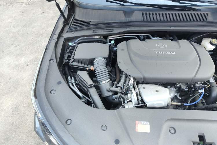 Used Wuling Victory 2020 1.5T CVT Flagship Edition Engine Bay Right