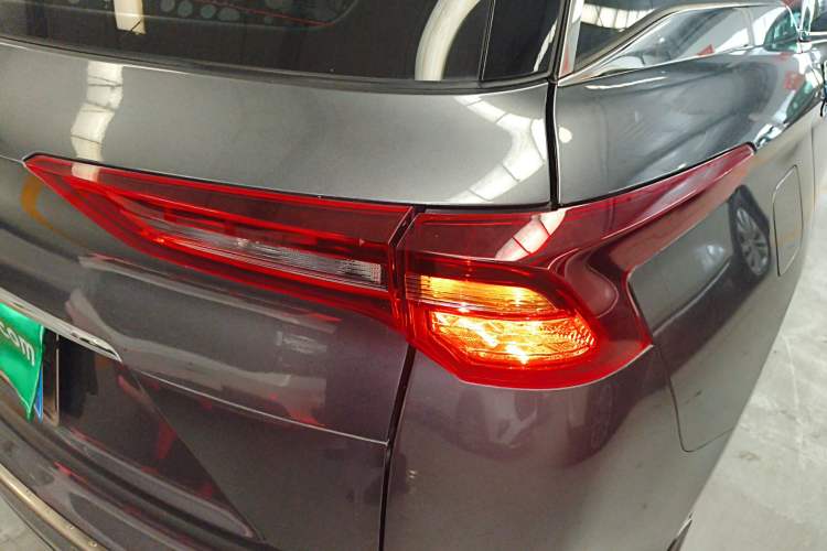 Used Wuling Victory 2020 1.5T CVT Elite Model Exterior 3