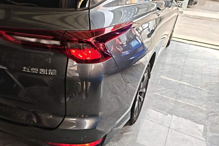 Used Wuling Victory 2020 1.5T CVT Luxury Model Exterior 3