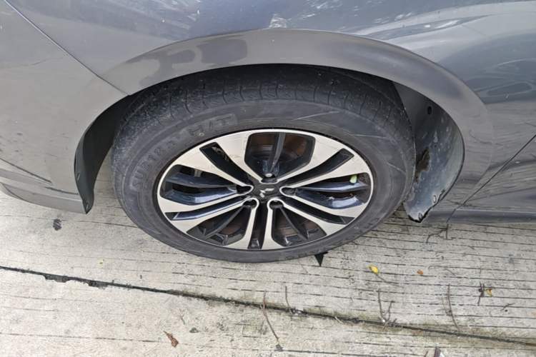 Used Wuling Victory 2020 1.5T CVT Flagship Edition Exterior 4
