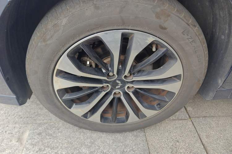 Used Wuling Victory 2020 1.5T CVT Flagship Edition Exterior 4
