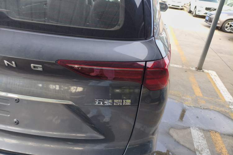 Used Wuling Victory 2020 1.5T CVT Flagship Edition Exterior 6