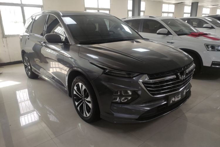 Used Wuling Victory 2020 1.5T CVT Flagship Edition Front Right 45 Deg