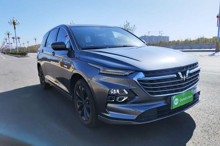 Used Wuling Victory 2020 1.5T CVT Luxury Model Front Right 45 Deg