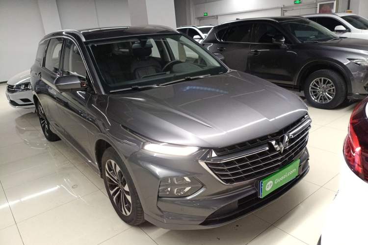 Used Wuling Victory 2020 1.5T CVT Flagship Edition Front Right 45 Deg