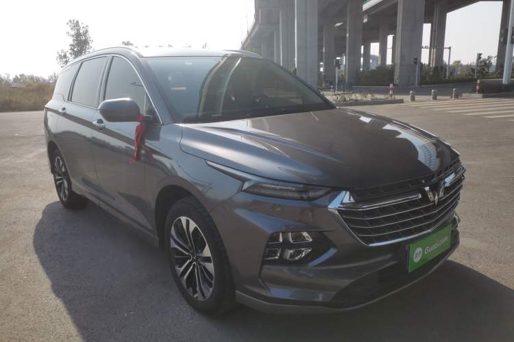 Used Wuling Victory 2020 1.5T CVT Flagship Edition Front Right 45 Deg