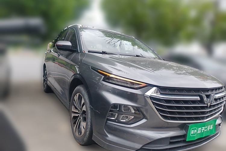 Used Wuling Victory 2020 1.5T CVT Flagship Edition Front Right 45 Deg