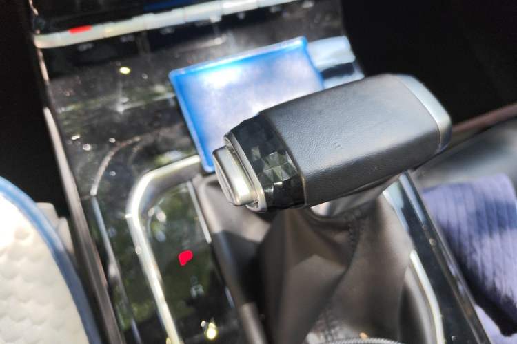 Used Wuling Victory 2020 1.5T CVT Luxury Model Gear Lever