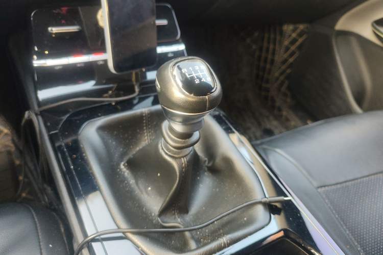 Used Wuling Victory 2020 1.5T Manual Elite Edition Gear Lever