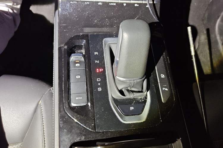 Used Wuling Victory 2020 1.5T CVT Flagship Edition Gear Lever