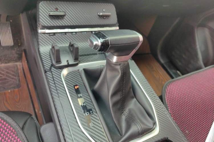 Used Wuling Victory 2020 1.5T CVT Luxury Model Gear Lever