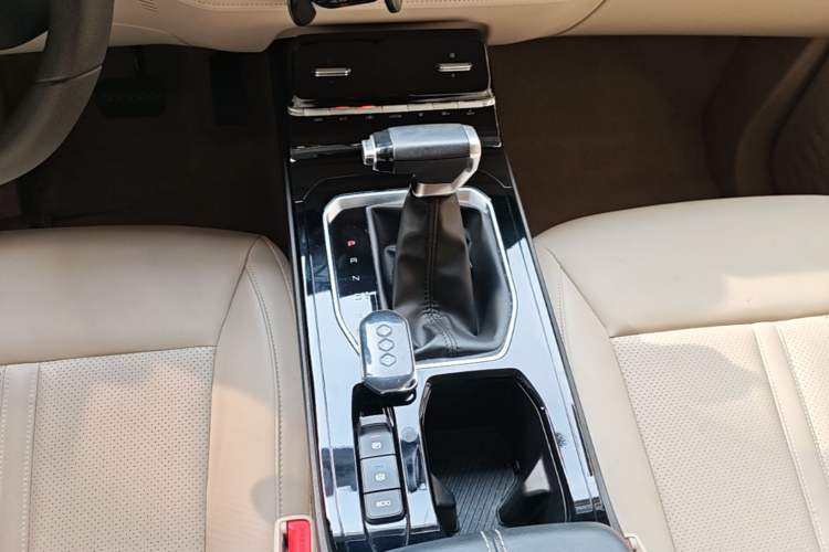 Used Wuling Victory 2020 1.5T CVT Luxury Model Gear Lever