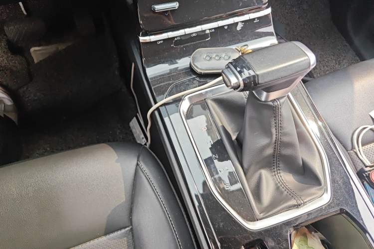 Used Wuling Victory 2020 1.5T CVT Luxury Model Gear Lever