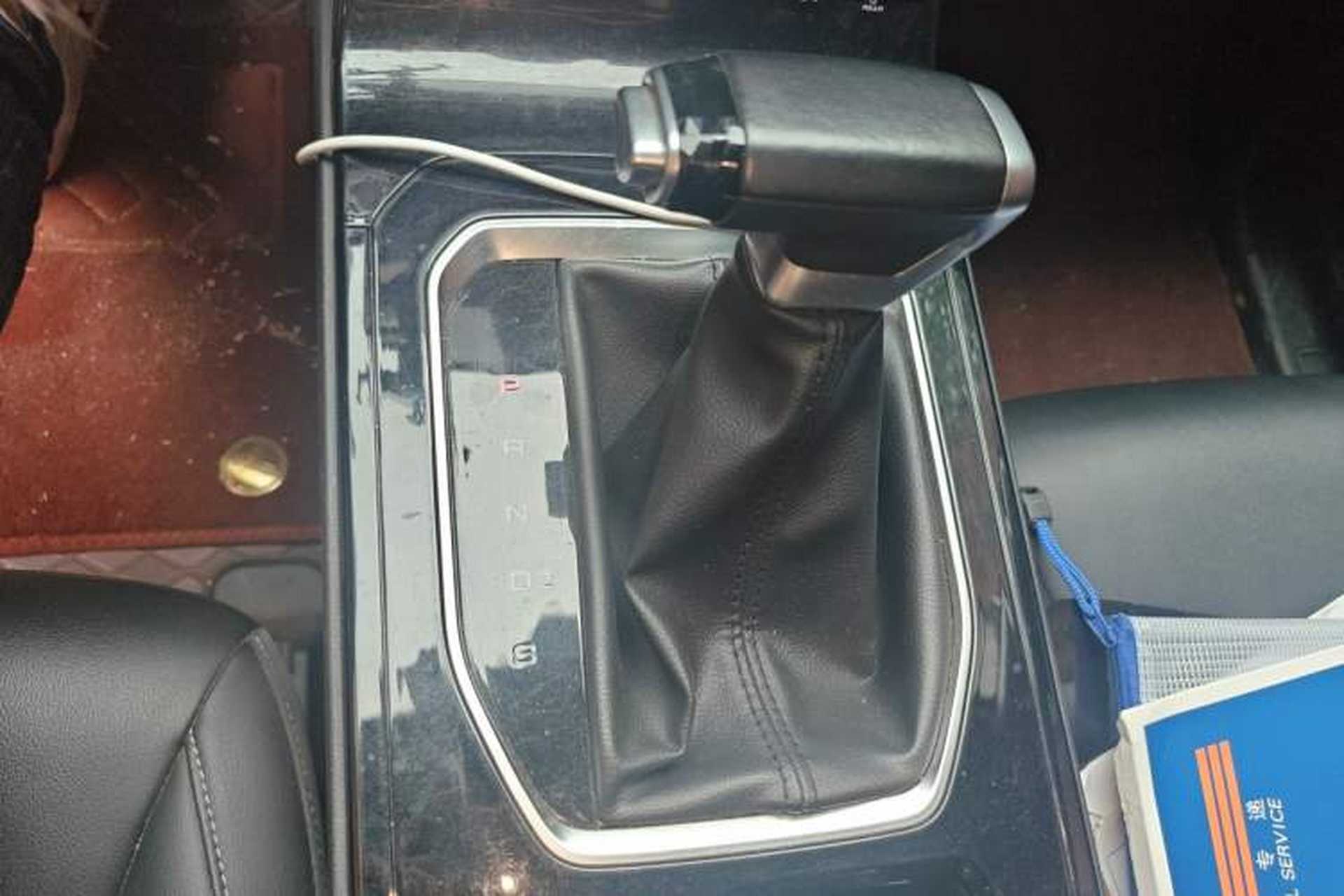Used Wuling Victory 2020 1.5T CVT Luxury Model Gear Lever