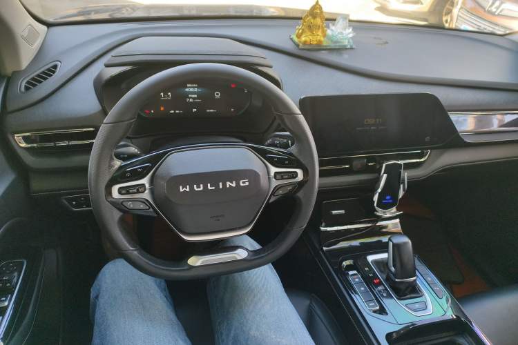 Used Wuling Victory 2020 1.5T CVT Flagship Edition Interior 1