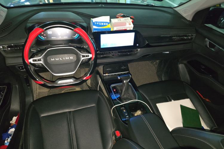 Used Wuling Victory 2020 1.5T CVT Luxury Model Interior 2
