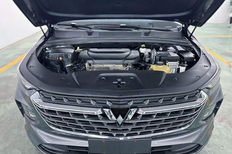 Used Wuling Victory 2020 1.5T CVT Luxury Model Interior 3