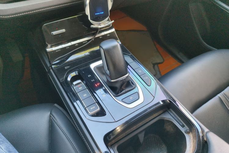 Used Wuling Victory 2020 1.5T CVT Flagship Edition Interior 3