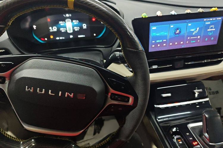 Used Wuling Victory 2020 1.5T CVT Flagship Edition Interior 3