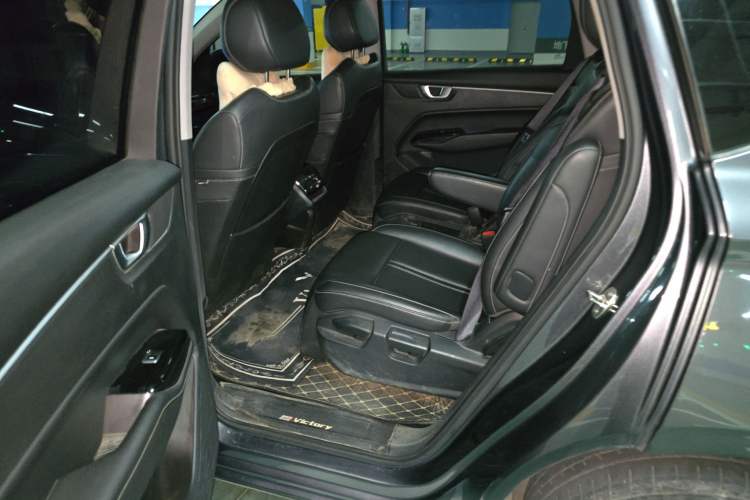 Used Wuling Victory 2020 1.5T CVT Luxury Model Interior 4
