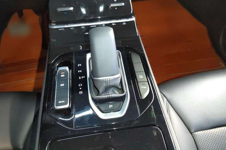 Used Wuling Victory 2020 1.5T CVT Flagship Edition Interior 4