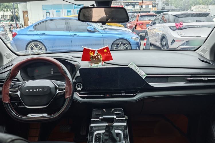 Used Wuling Victory 2020 1.5T CVT Luxury Model Interior 5