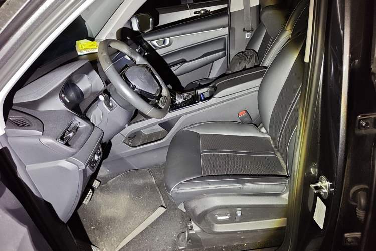 Used Wuling Victory 2020 1.5T CVT Flagship Edition Left Front Seat