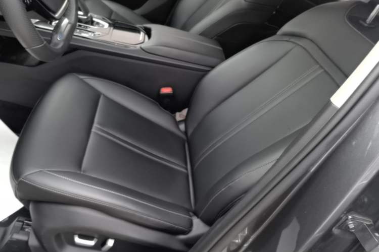 Used Wuling Victory 2020 1.5T CVT Flagship Edition Left Front Seat