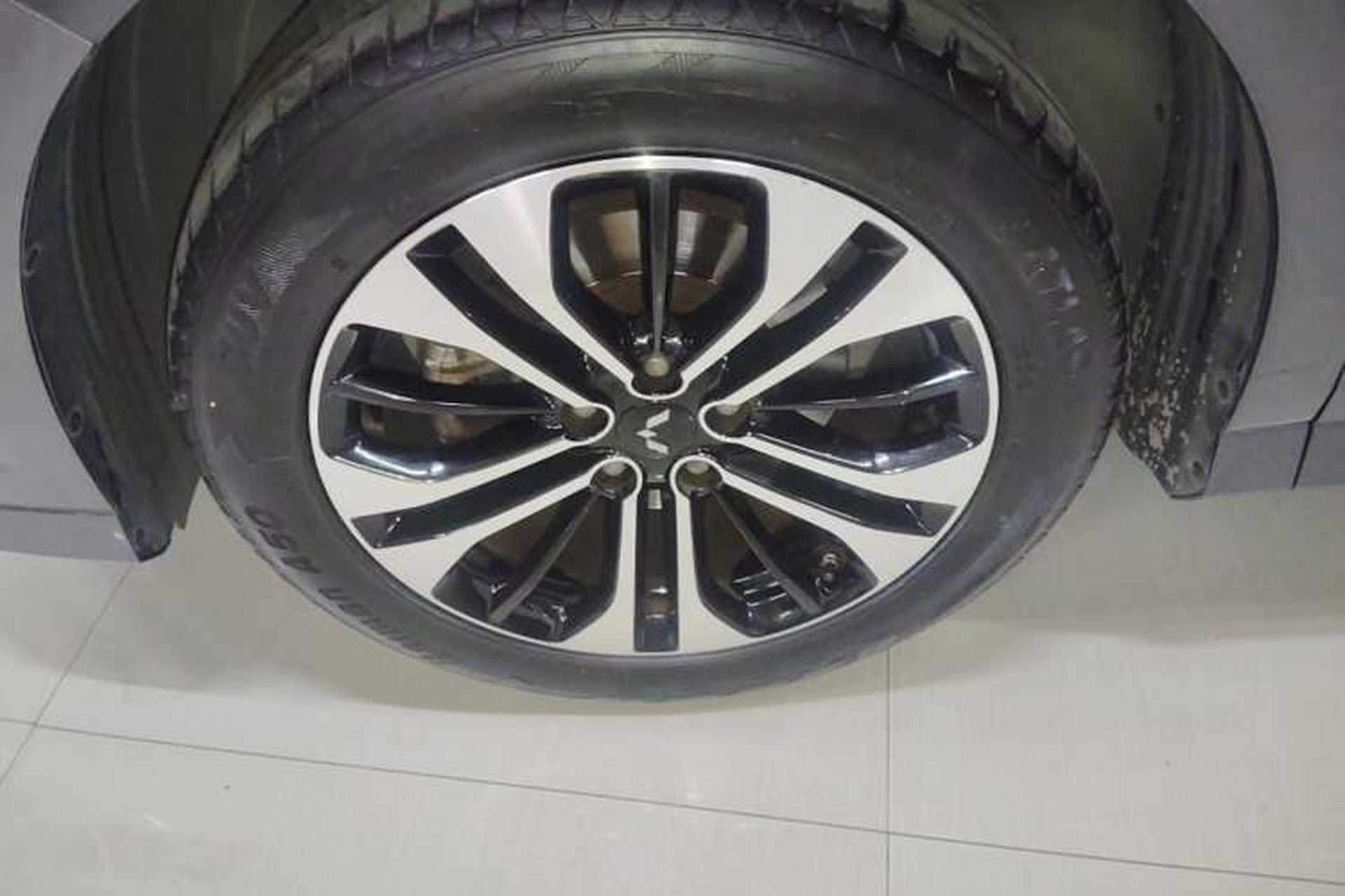 Used Wuling Victory 2020 1.5T CVT Flagship Edition Left Front Wheel Hub