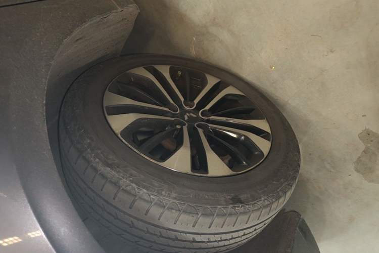 Used Wuling Victory 2020 1.5T CVT Flagship Edition Left Front Wheel Hub