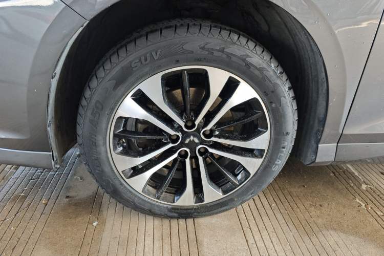 Used Wuling Victory 2020 1.5T CVT Flagship Edition Left Front Wheel Hub