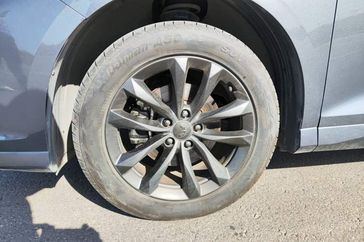 Used Wuling Victory 2020 1.5T CVT Luxury Model Left Front Wheel Hub