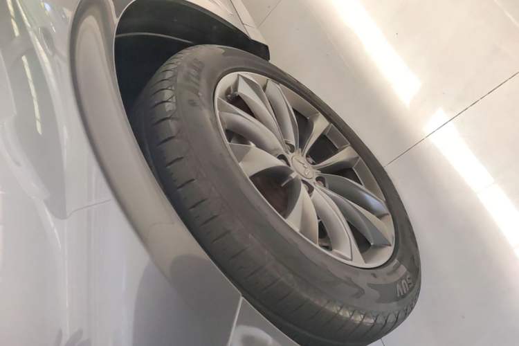 Used Wuling Victory 2020 1.5T CVT Luxury Model Left Front Wheel Hub
