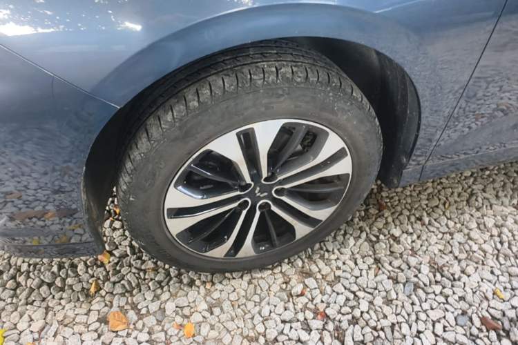 Used Wuling Victory 2020 1.5T CVT Flagship Edition Left Front Wheel Hub