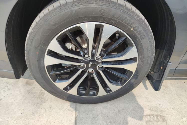 Used Wuling Victory 2020 1.5T CVT Flagship Edition Left Front Wheel Hub