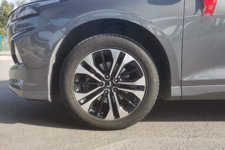 Used Wuling Victory 2020 1.5T CVT Flagship Edition Left Front Wheel Hub