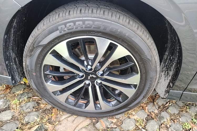 Used Wuling Victory 2020 1.5T CVT Flagship Edition Left Front Wheel Hub