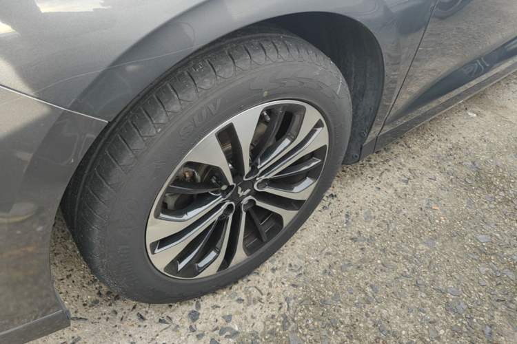 Used Wuling Victory 2020 1.5T CVT Flagship Edition Left Front Wheel Hub