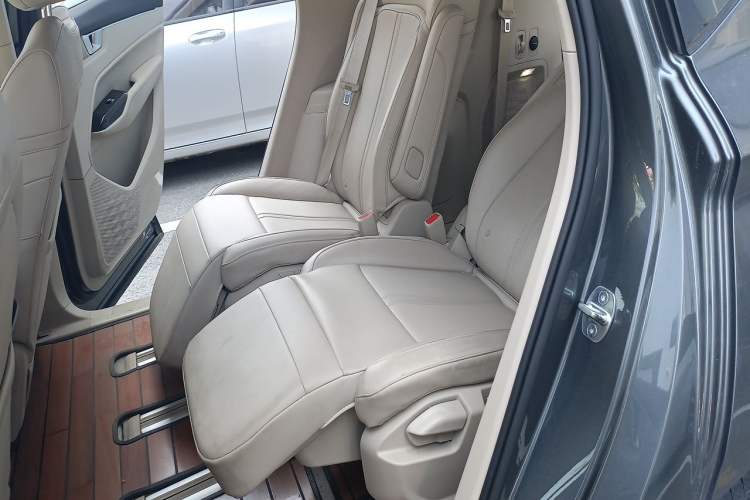 Used Wuling Victory 2020 1.5T CVT Flagship Edition Left Rear Seat