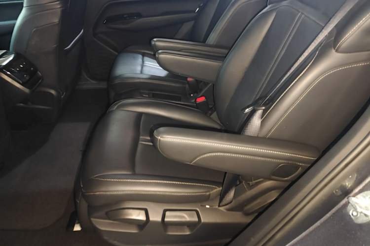 Used Wuling Victory 2020 1.5T CVT Luxury Model Left Rear Seat