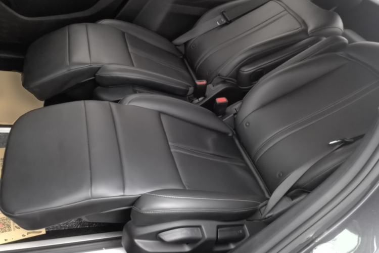 Used Wuling Victory 2020 1.5T CVT Flagship Edition Left Rear Seat