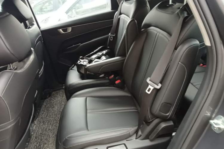 Used Wuling Victory 2020 1.5T CVT Flagship Edition Left Rear Seat