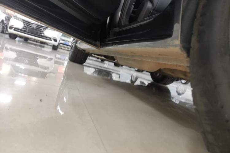 Used Wuling Victory 2020 1.5T CVT Flagship Edition Left Side Sill