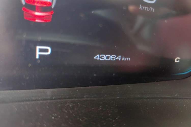 Used Wuling Victory 2020 1.5T CVT Luxury Model Odometer Close Up